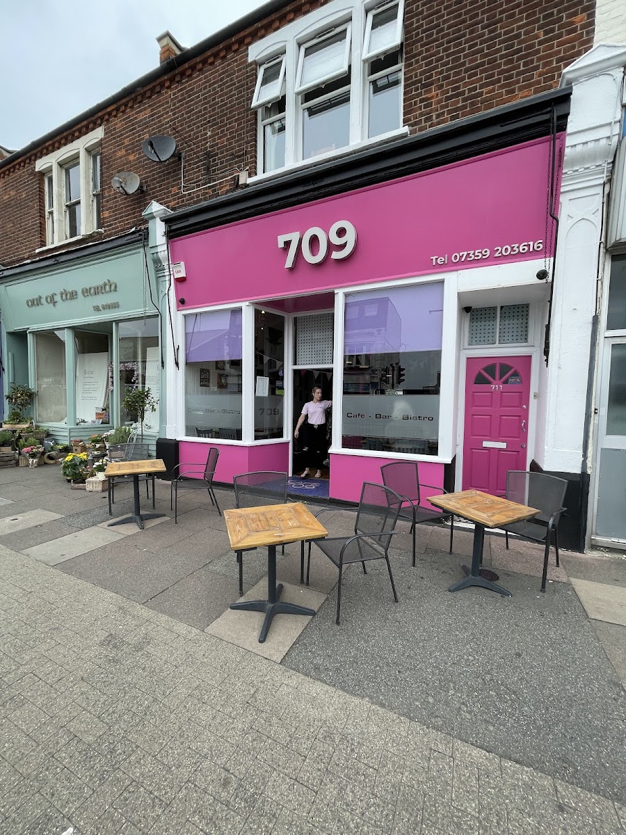 Cafe 709